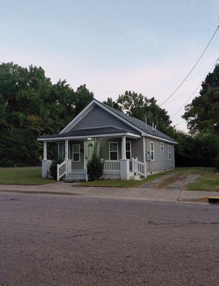 701 Walker Ave - Photo 2 of 24