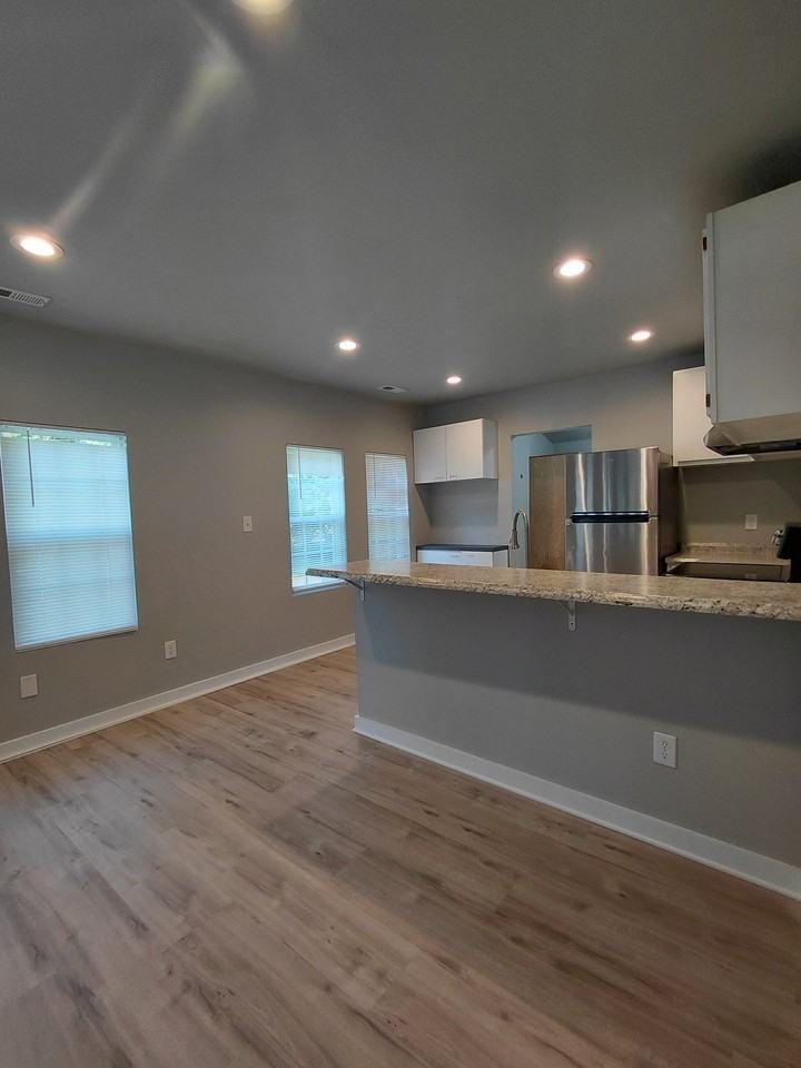 701 Walker Ave - Photo 7 of 24