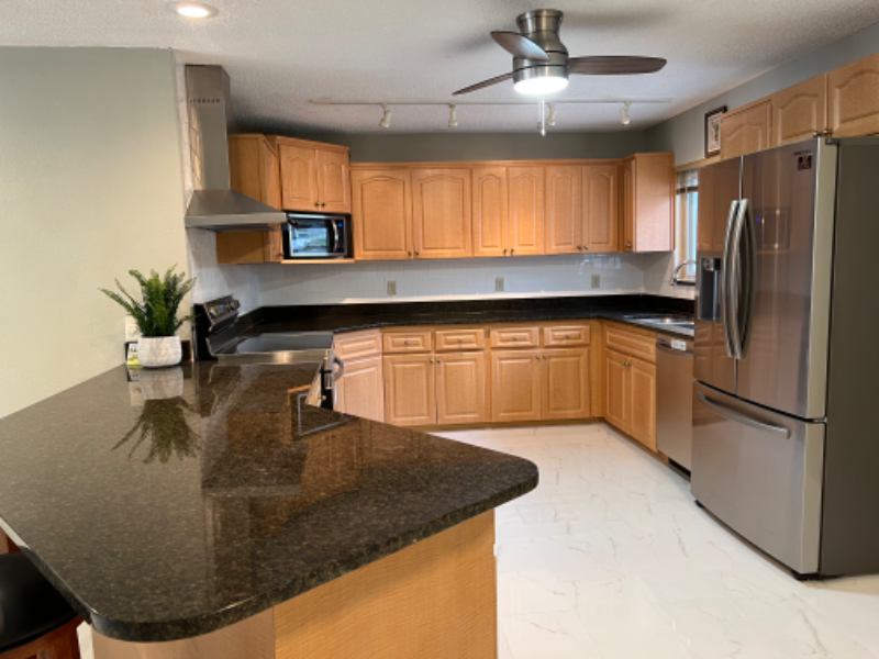 538 85Ave N - Photo 5 of 44