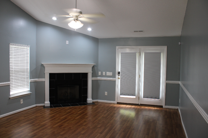 1090 Wyngate Dr - Photo 3 of 12