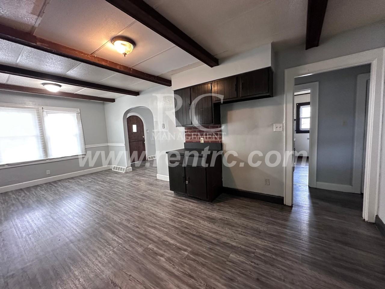 1317 N Grant St - Photo 4 of 21