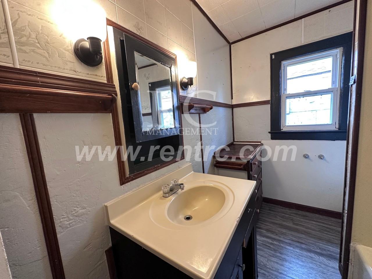 1317 N Grant St - Photo 5 of 21