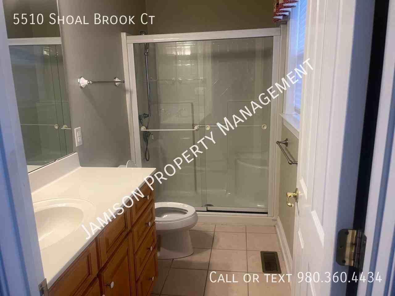 5510 Shoal Brook Ct - Photo 4 of 33