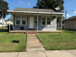 featured image of 120 W Foch St