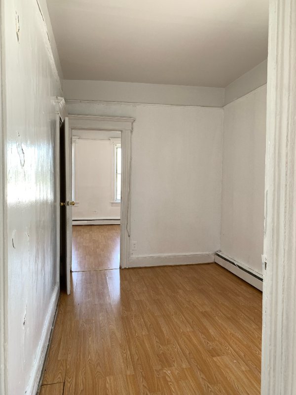 198 Delaware Ave #4L - Photo 2 of 10