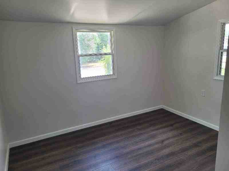 1803 N 22nd St - Photo 4 of 12