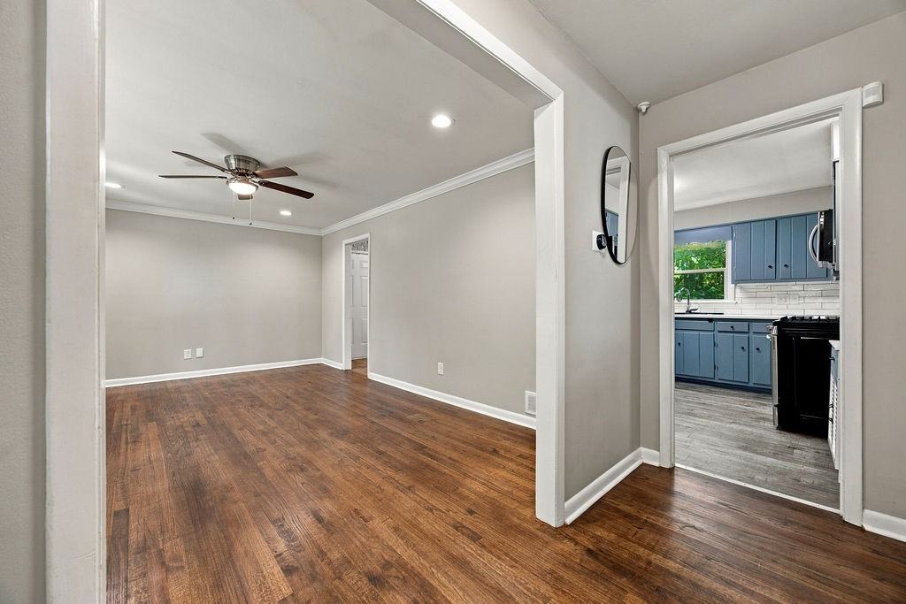 3528 Pin Oak Cir - Photo 2 of 28