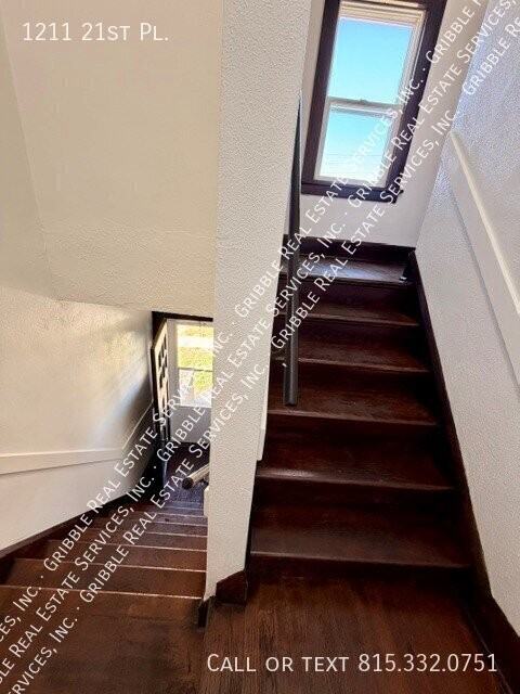 1211 21st Pl - Photo 2 of 13