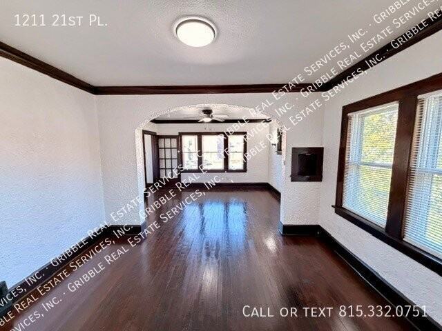 1211 21st Pl - Photo 3 of 13