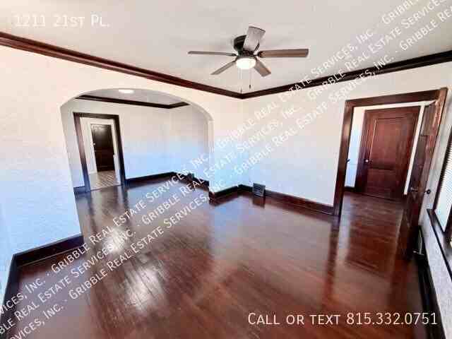 1211 21st Pl - Photo 4 of 13