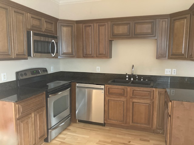 1613 Pickford Ln - Photo 2 of 20