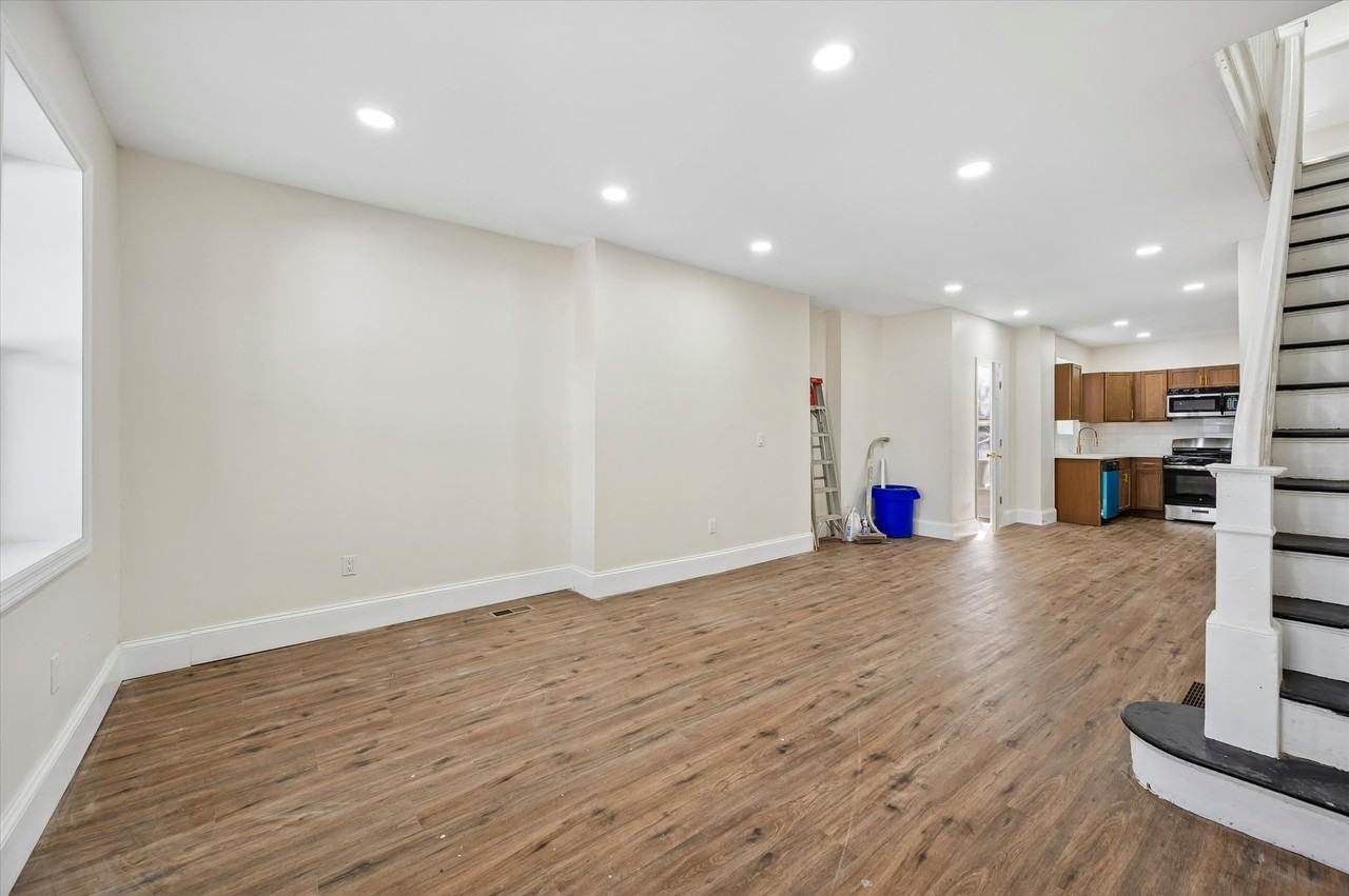 5618 Malcolm St - Photo 2 of 17