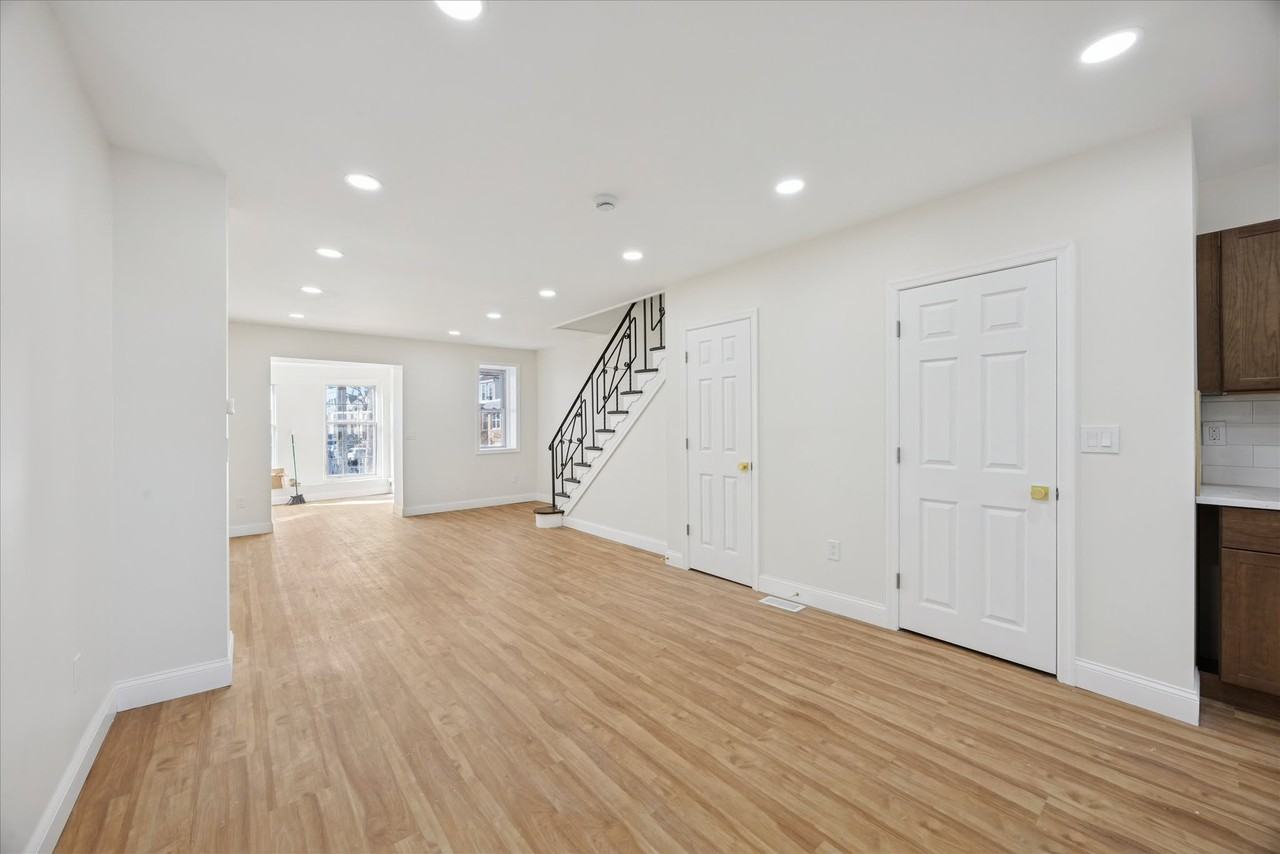 2645 S 64th St - Photo 4 of 11