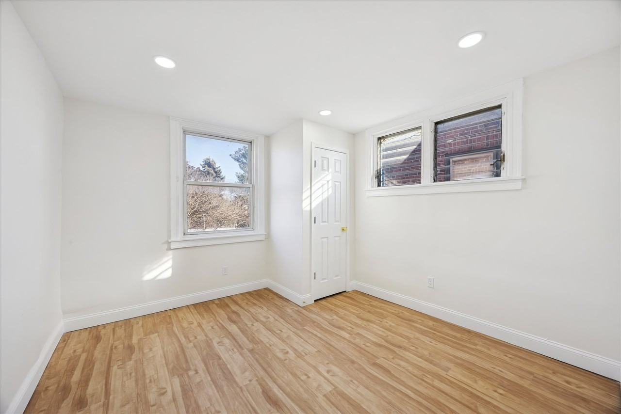 2645 S 64th St - Photo 6 of 11