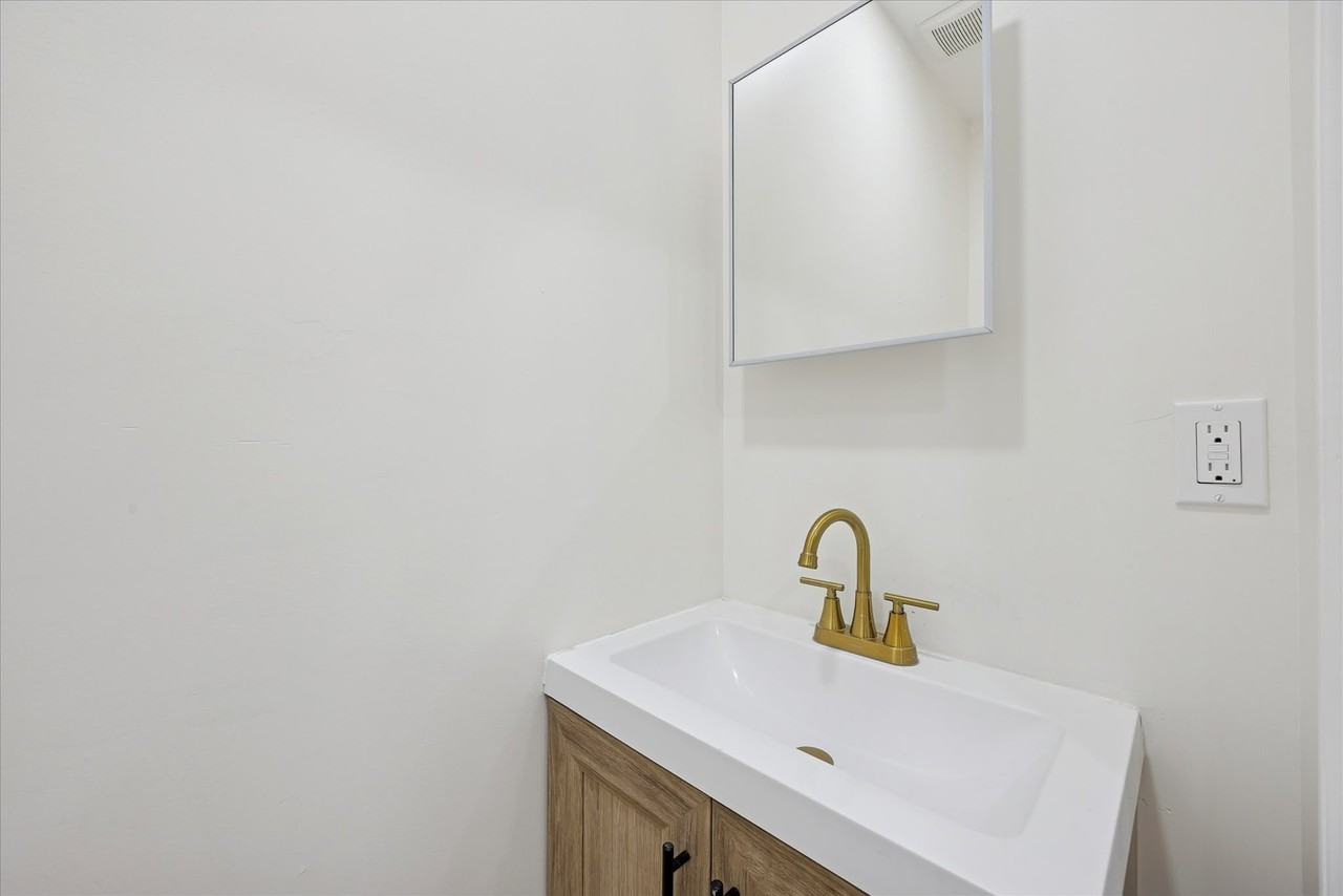 2645 S 64th St - Photo 7 of 11