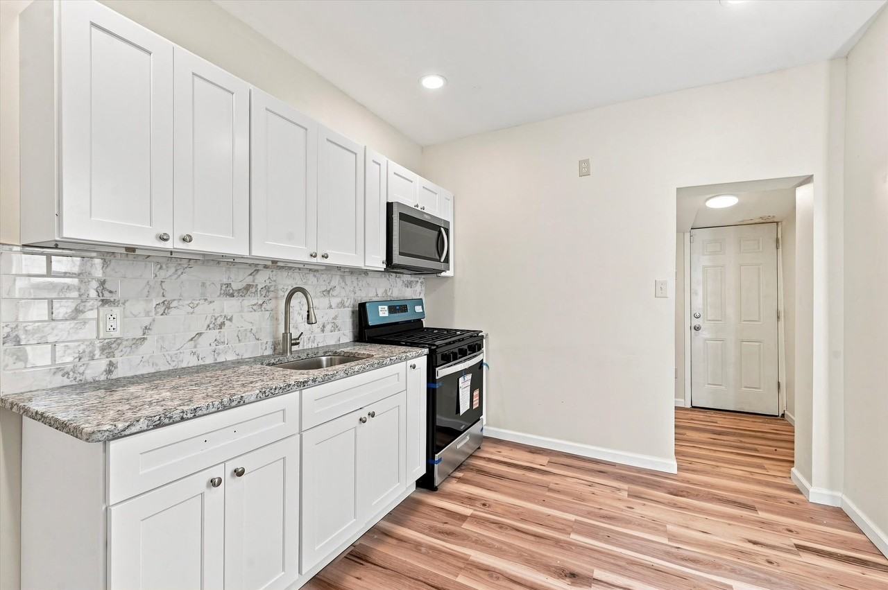 881 N 51st St - Photo 3 of 10