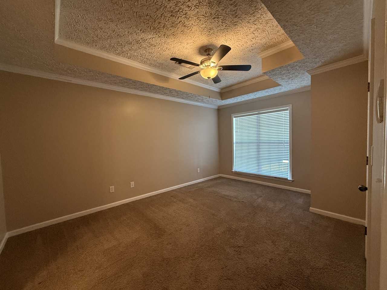 8913 Laney Ln - Photo 6 of 12
