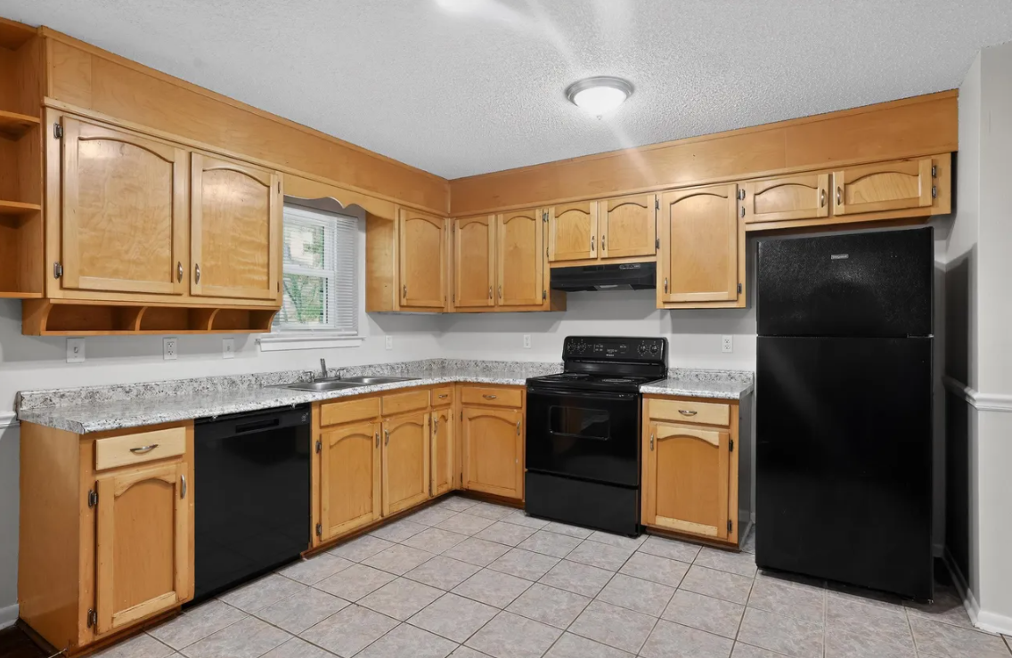 4068 Bonfield Dr - Photo 5 of 14