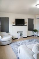 featured image of 217 W 4th St