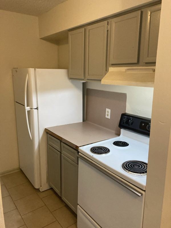 248 Steele Blvd #4 - Photo 6 of 10