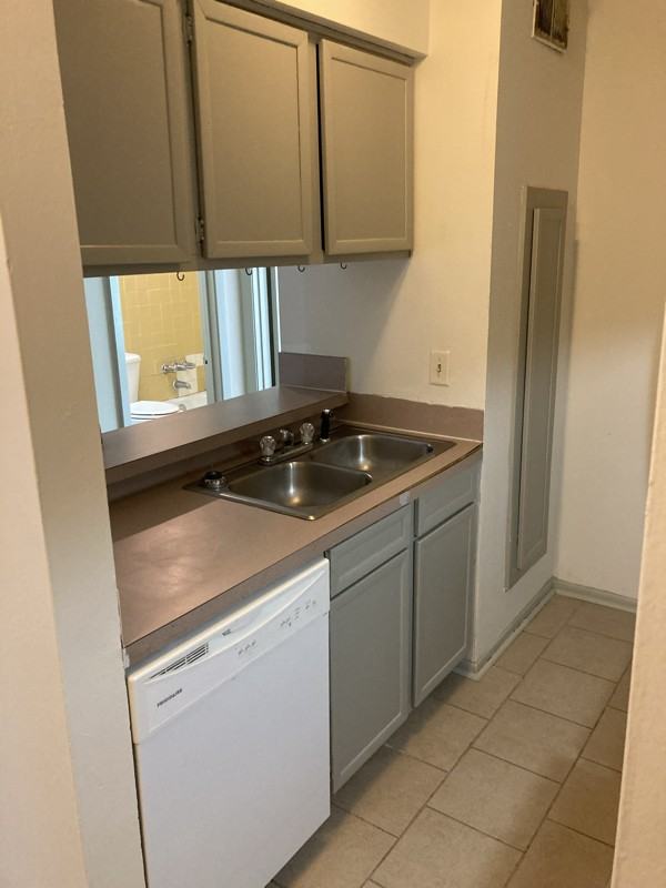 248 Steele Blvd #4 - Photo 7 of 10