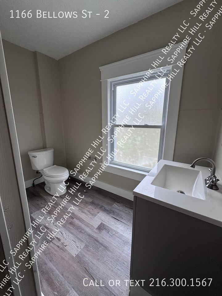1166 Bellows St #2 - Photo 5 of 8