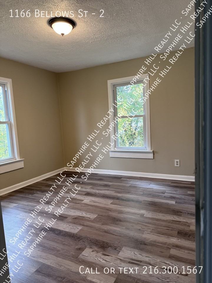1166 Bellows St #2 - Photo 6 of 8