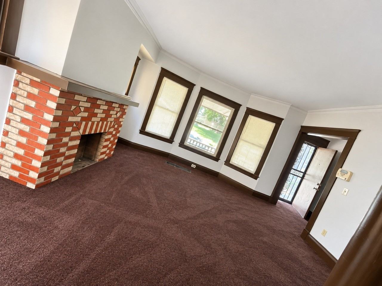1123 Parkwood Dr #1 - Photo 6 of 6