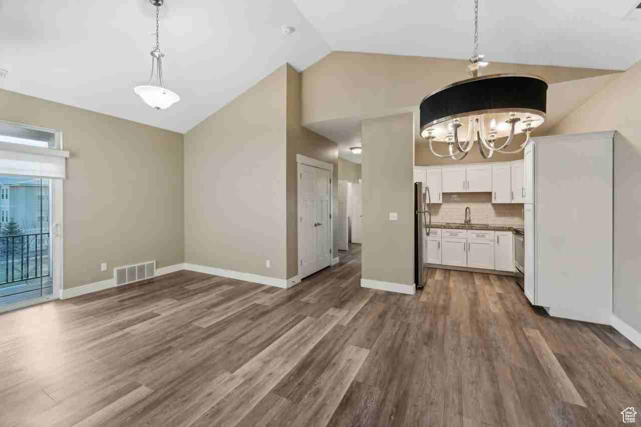 1035 Se #I303 - Photo 2 of 17