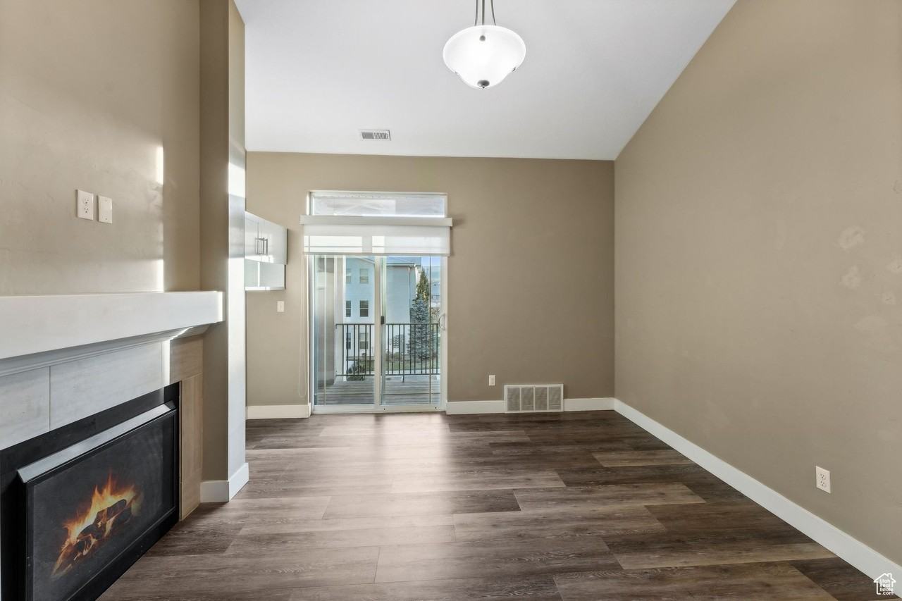 1035 Se #I303 - Photo 5 of 17