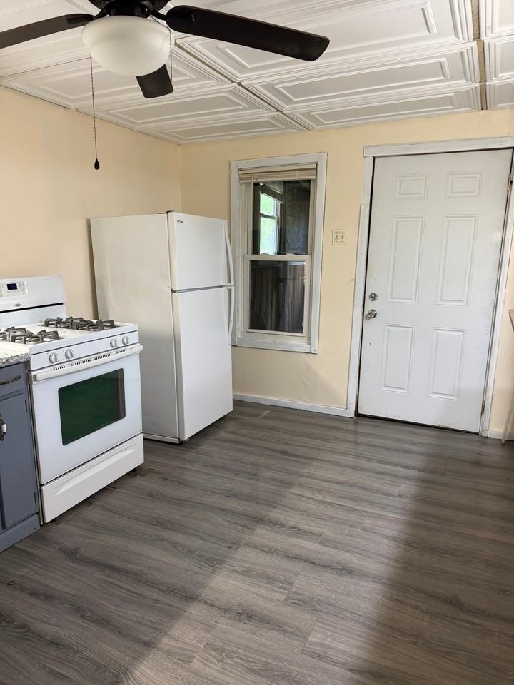 1243 2nd St - Photo 6 of 12