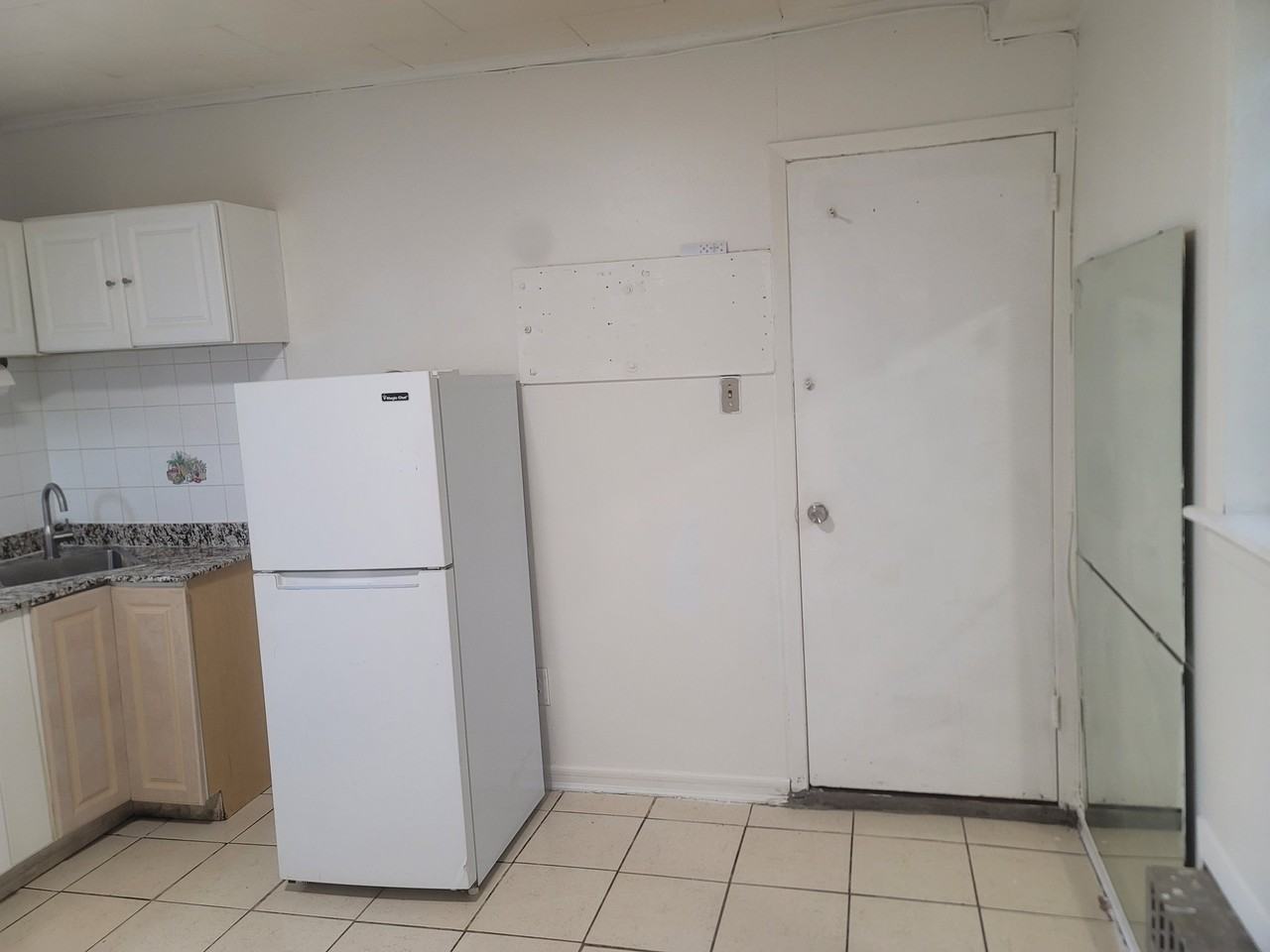 2363 91st St - Photo 5 of 11