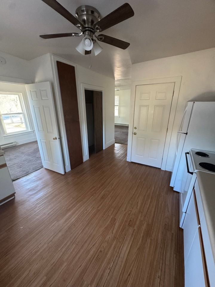 349 S Main St - Photo 4 of 5
