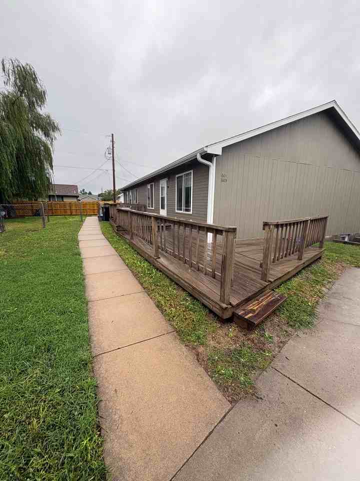 601 Huehl Cir - Photo 2 of 12