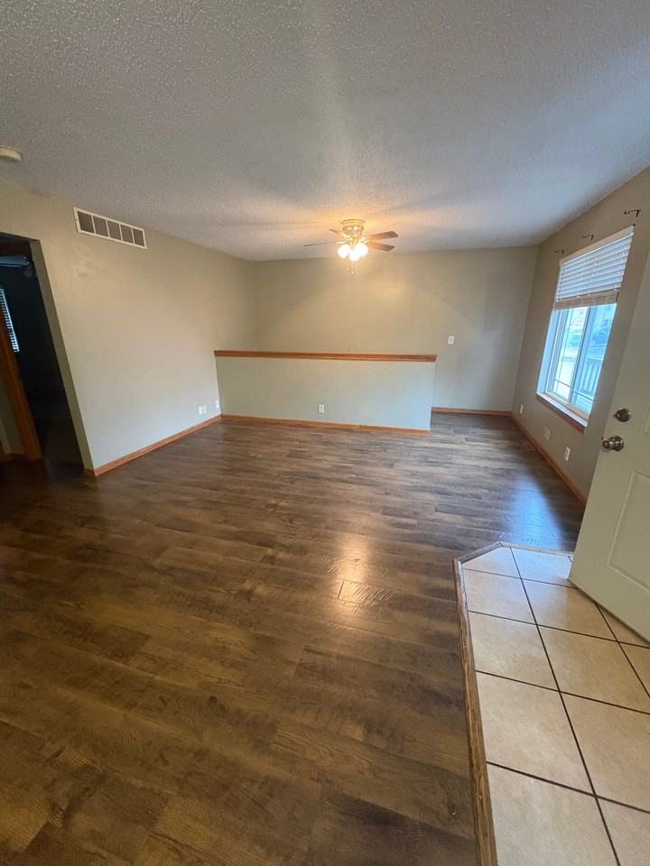 601 Huehl Cir - Photo 6 of 12