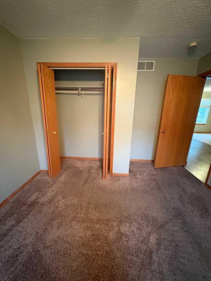 601 Huehl Cir - Photo 7 of 12