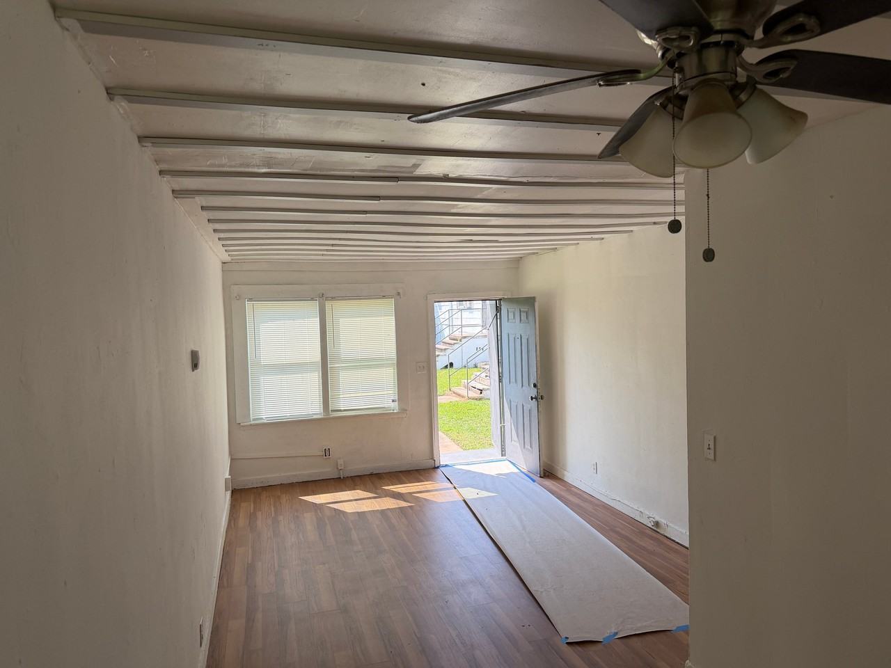 905 3rd St #6 - Photo 2 of 9