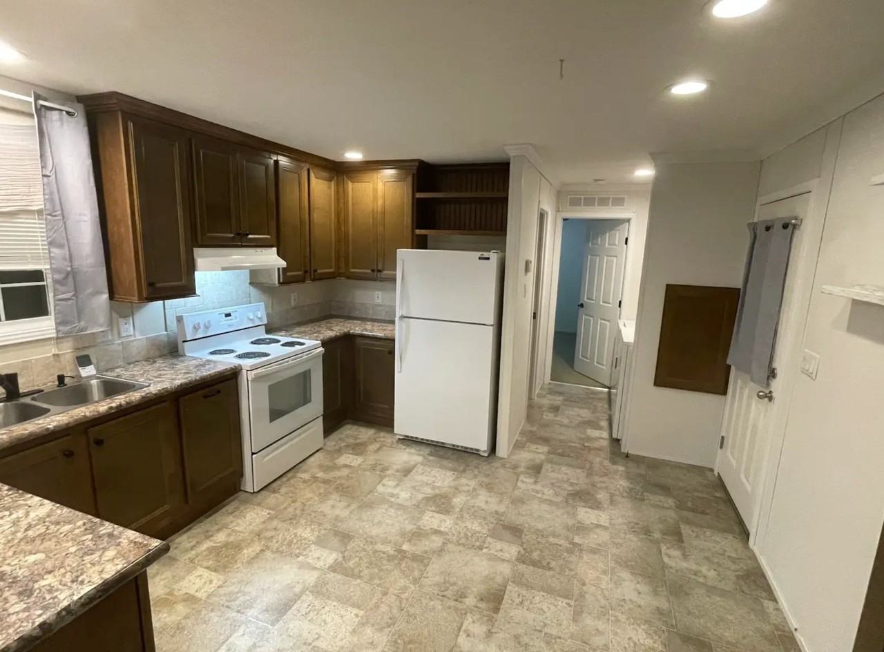 1190 Grange Rd - Photo 3 of 12