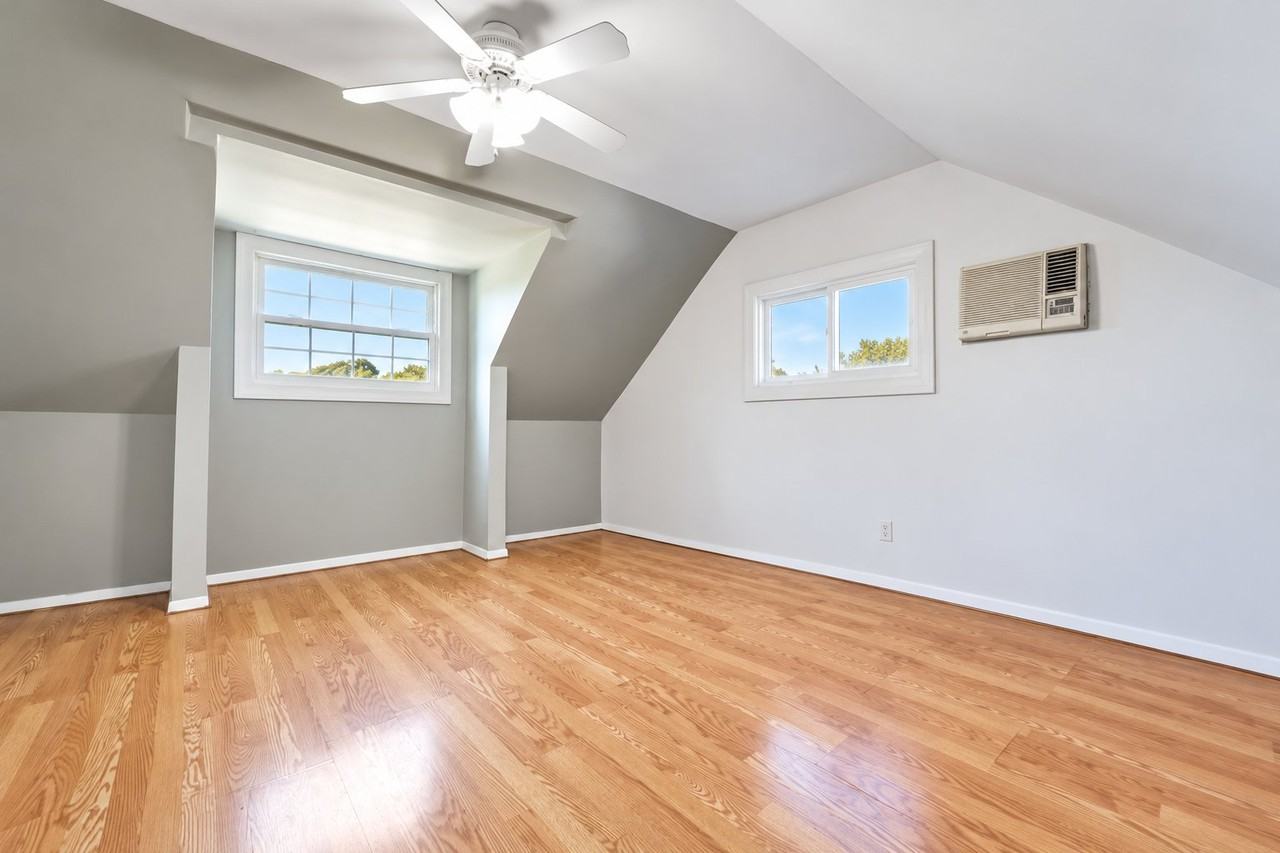46 Peachtree Ln
