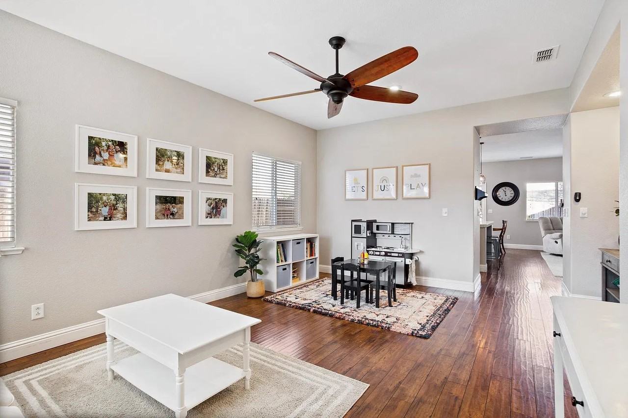 6909 Prelude Ln - Photo 2 of 20