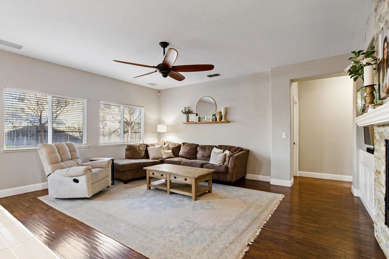 6909 Prelude Ln - Photo 3 of 20
