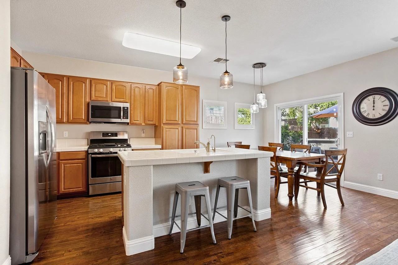 6909 Prelude Ln - Photo 4 of 20