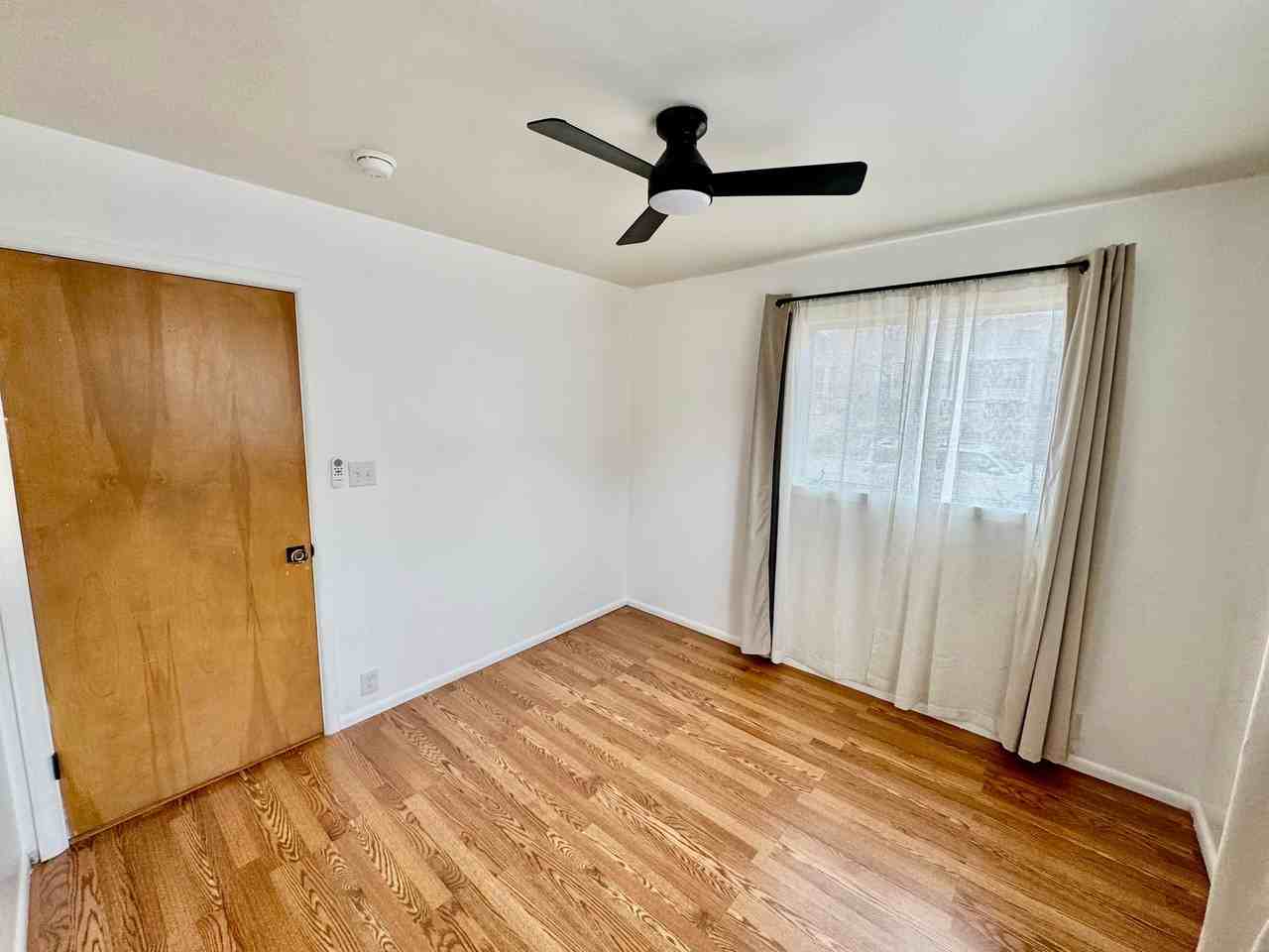 828 E 4th Ave - Photo 3 of 24