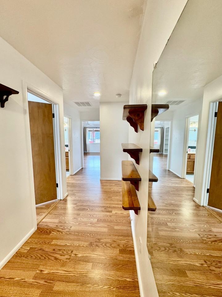 828 E 4th Ave - Photo 5 of 24