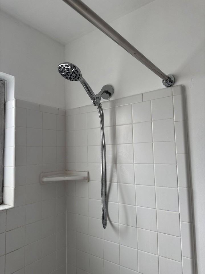 828 E 4th Ave - Photo 6 of 24