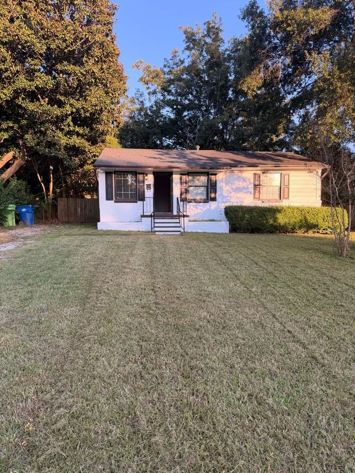1206 Downing Rd - Photo 2 of 14