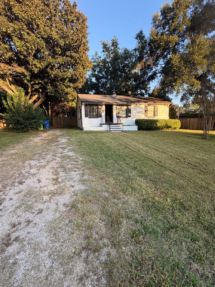 1206 Downing Rd - Photo 3 of 14