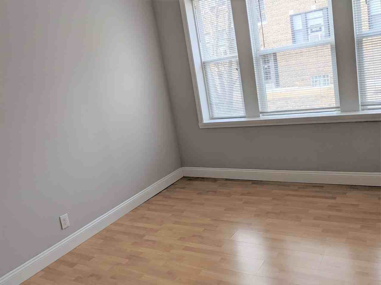 3704 Hereford St #1S - Photo 7 of 8