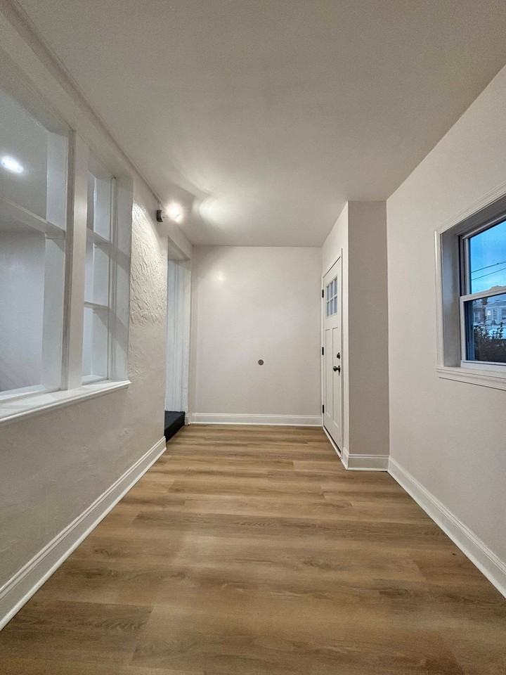 5520 Greenway Ave - Photo 4 of 20