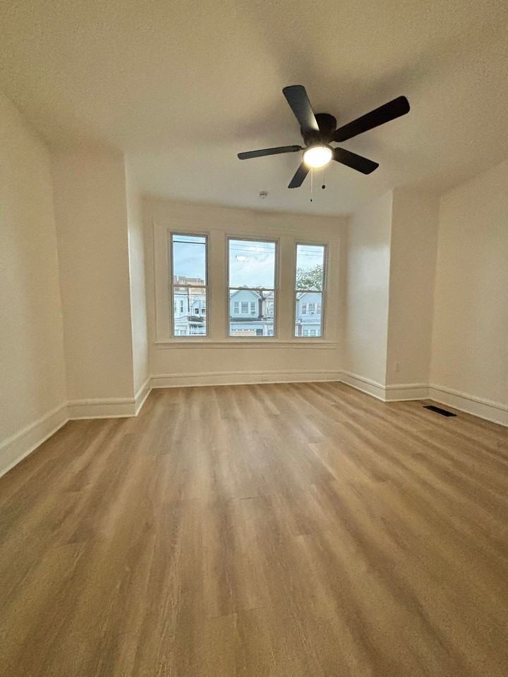 5520 Greenway Ave - Photo 7 of 20